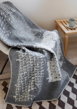 PÄKÄPÄÄT blanket 90x130cm – LAPUAN KANKURIT（ラプアンカンクリ）