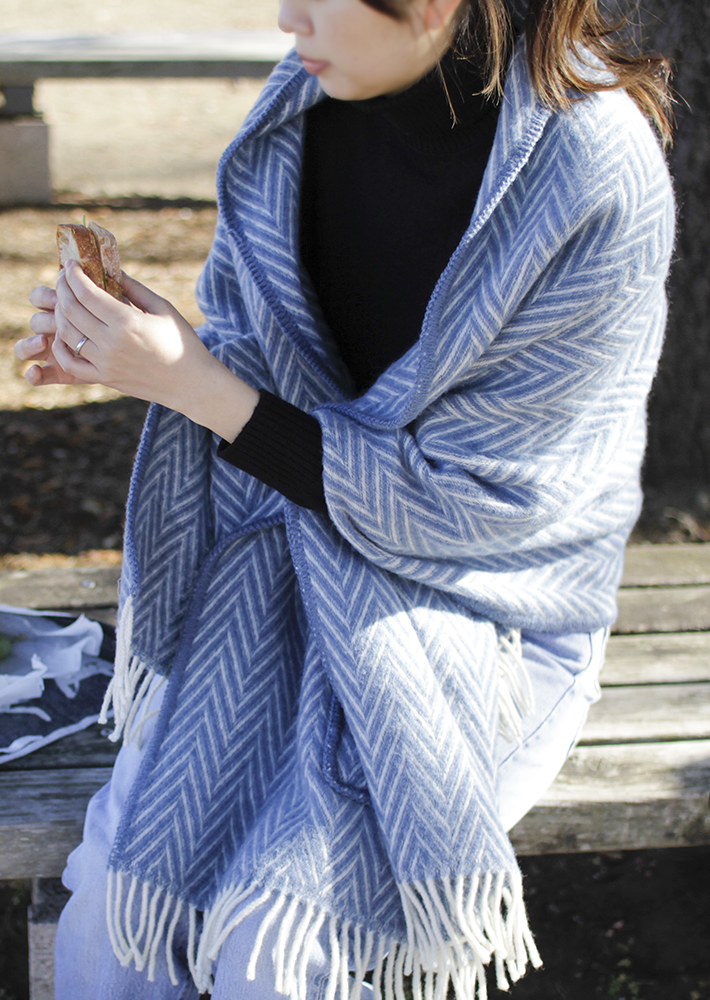 IIDA pocket shawl（blue-white） - LAPUAN KANKURIT（ラプアンカンクリ）
