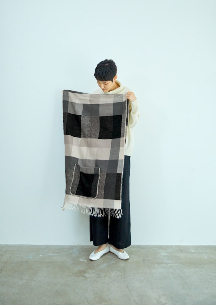 PALAPELI pocket shawl（black） - LAPUAN KANKURIT（ラプアンカンクリ）