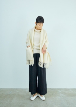 UNI　pocket shawl（white）のサムネイル