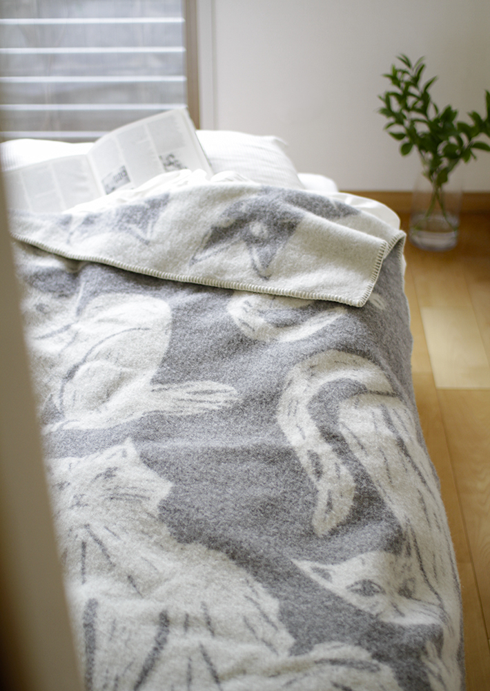 KISSANPÄIVÄT blanket 130×180cm – LAPUAN KANKURIT（ラプアンカンクリ）