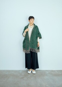 MARIA　pocket shawl（grey-green）のサムネイル