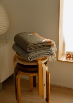 RAUHA　blanket 130x180cm+fringes