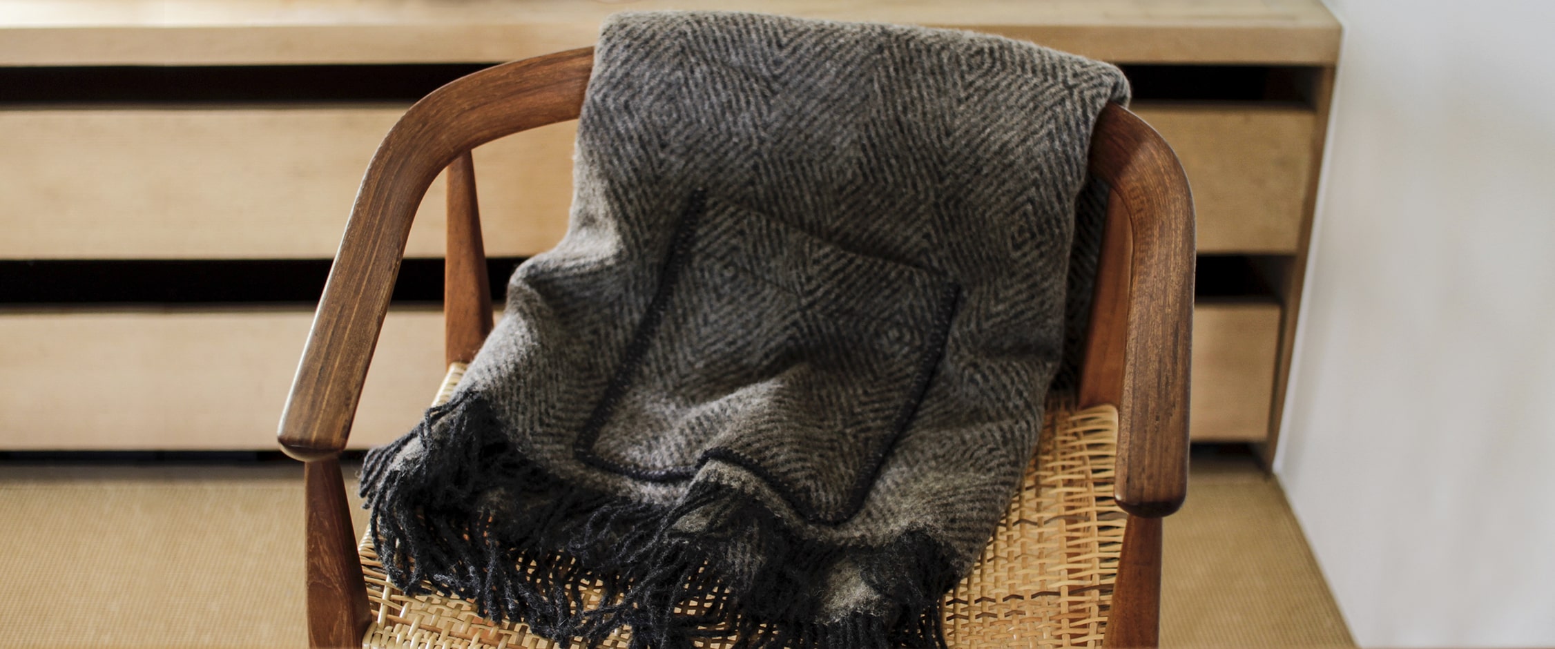 POCKET SHAWL COLLECTION new colors for 2019AWのイメージ画像