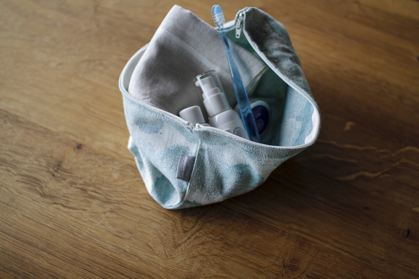 LINEN POUCH, find your favorite.のイメージ画像