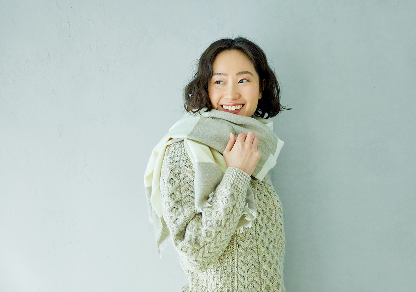 MERINO WOOL SCARF / 冬から春のスタイリングのイメージ画像